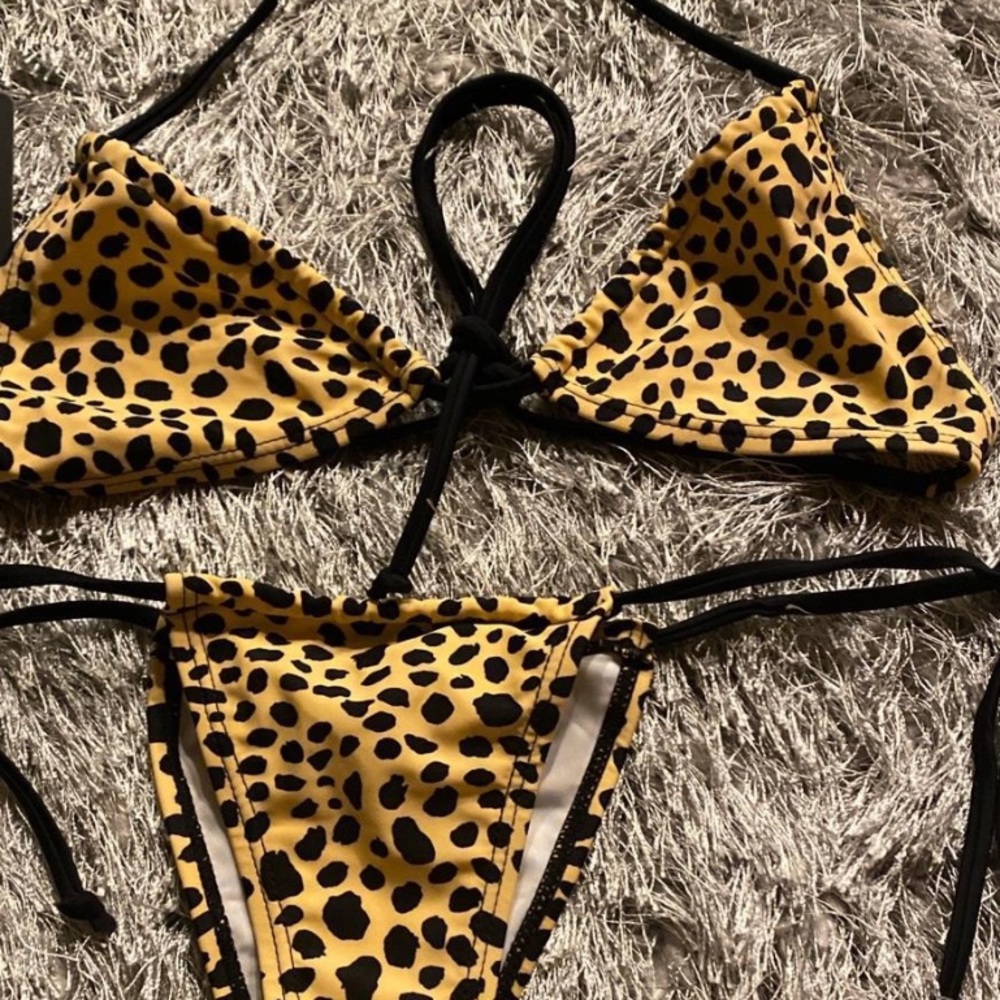String Bikini Set Size Small - Picture 2 of 4
